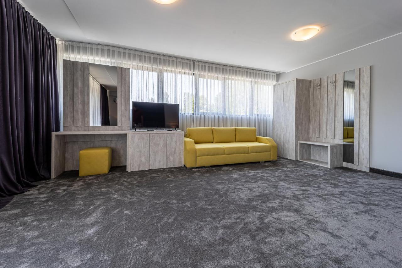 Hotel Caesar 2 Kyrdżali Zewnętrze zdjęcie
