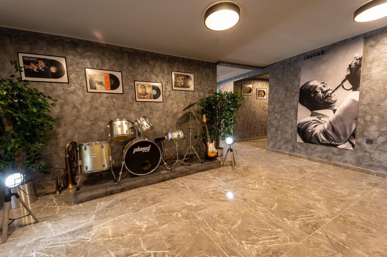 Hotel Caesar 2 Kyrdżali Zewnętrze zdjęcie