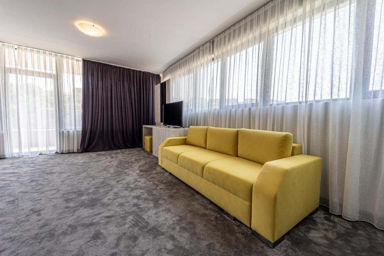 Hotel Caesar 2 Kyrdżali Zewnętrze zdjęcie