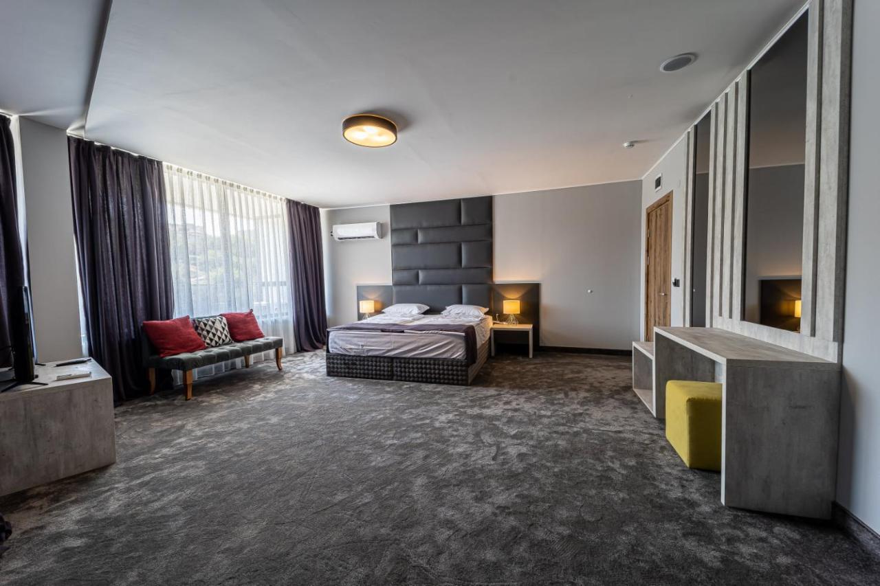 Hotel Caesar 2 Kyrdżali Zewnętrze zdjęcie